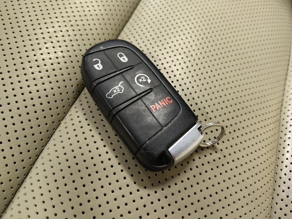 2017 Jeep Grand Cherokee in Chandler, AZ 85225 - 18120537 32