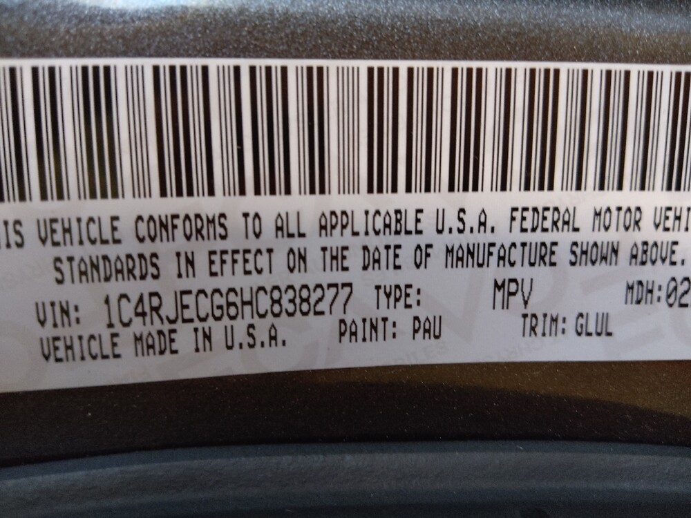 2017 Jeep Grand Cherokee in Chandler, AZ 85225 - 18120537 33