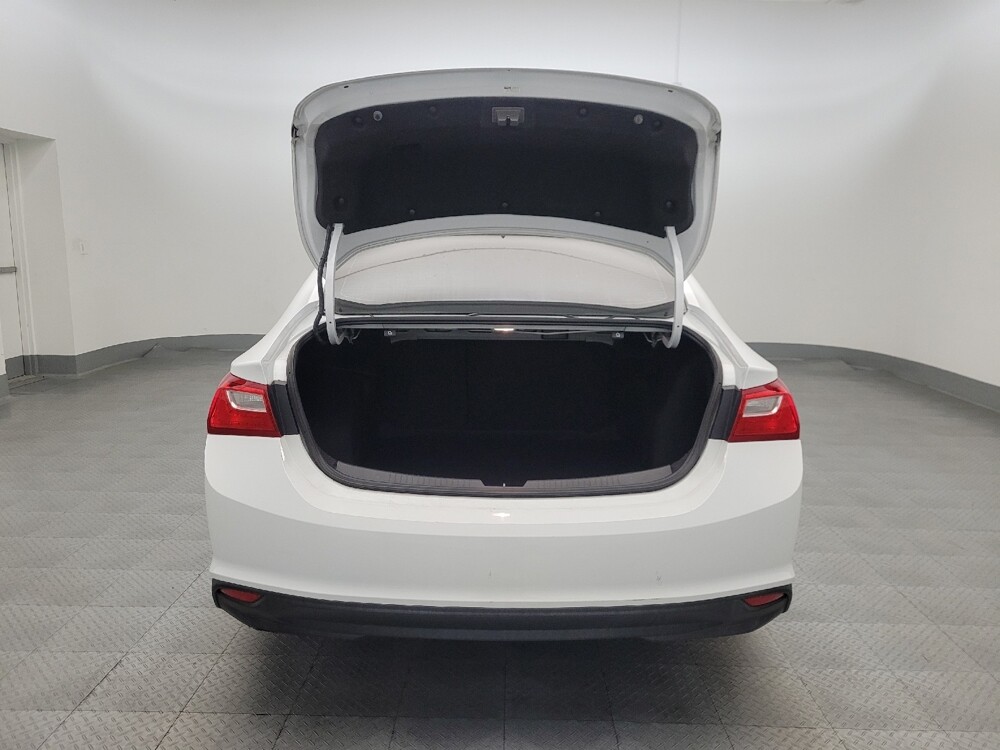 2016 Chevrolet Malibu in Phoenix, AZ 85022 - 18120539 29