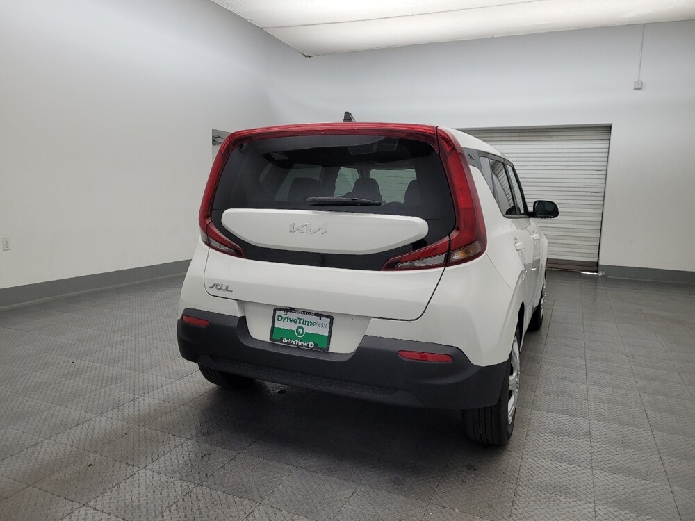 2022 Kia Soul in Tucson, AZ 85705 - 18120545 7