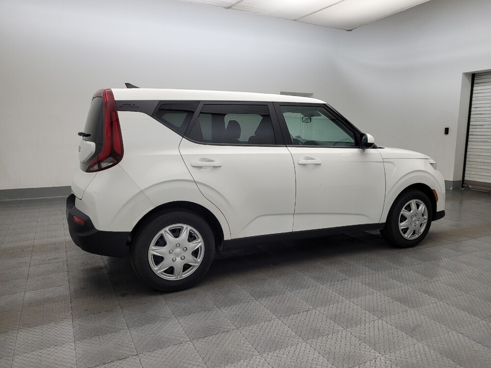 2022 Kia Soul in Tucson, AZ 85705 - 18120545 10