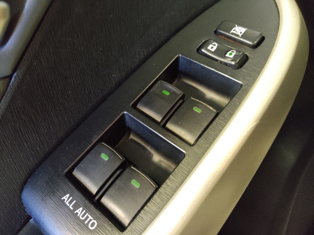 2015 Toyota Prius in Phoenix, AZ 85015 - 18120546 27