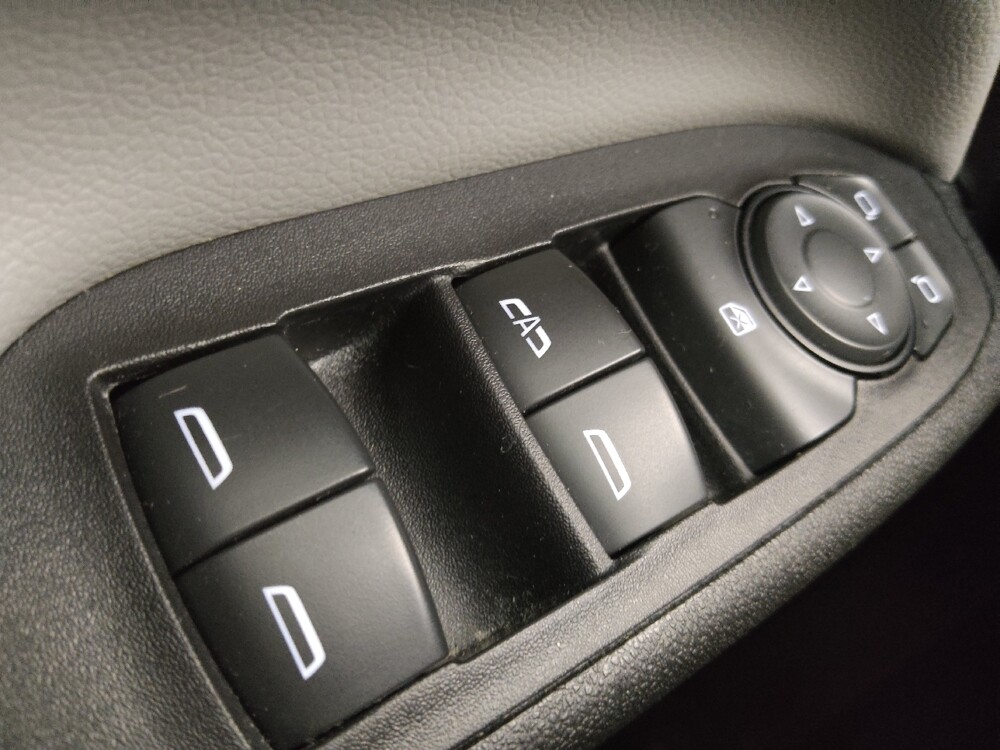 2019 Chevrolet Equinox in Gladstone, MO 64118 - 18120558 27