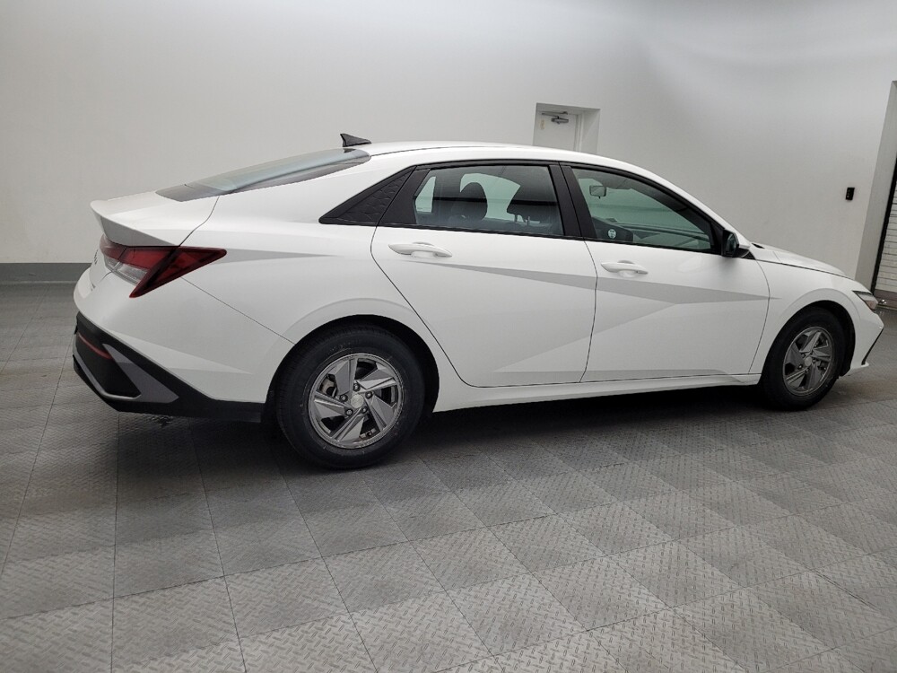 2024 Hyundai Elantra in Mesa, AZ 85210 - 18120559 10