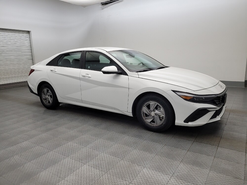 2024 Hyundai Elantra in Mesa, AZ 85210 - 18120559 11