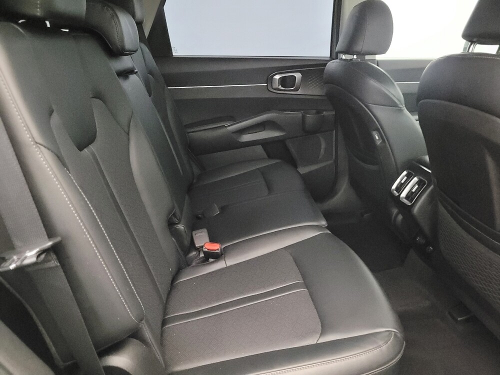 2021 Kia Sorento in Pittsburgh, PA 15236 - 18120560 19