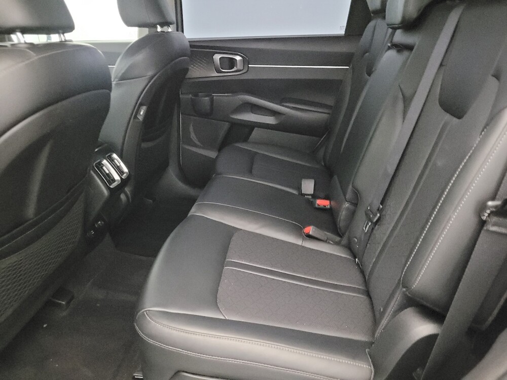 2021 Kia Sorento in Pittsburgh, PA 15236 - 18120560 18