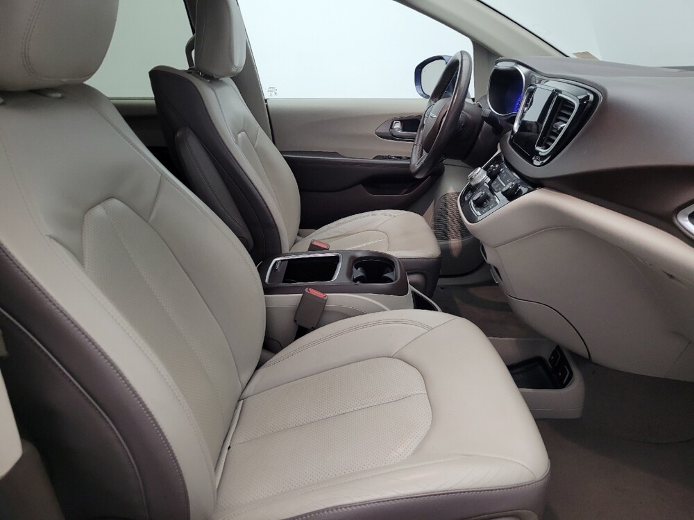 2017 Chrysler Pacifica in Orlando, FL 32808 - 18120576 21