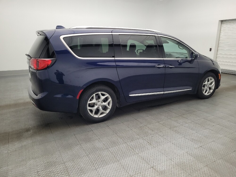 2017 Chrysler Pacifica in Orlando, FL 32808 - 18120576 10