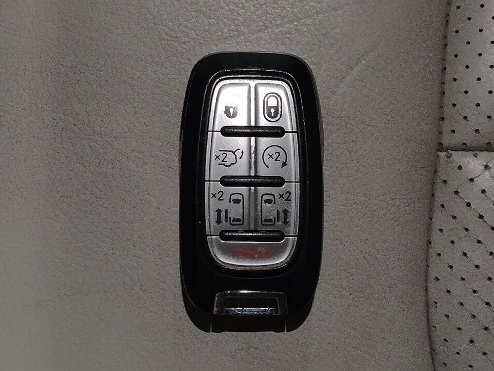 2017 Chrysler Pacifica in Orlando, FL 32808 - 18120576 32