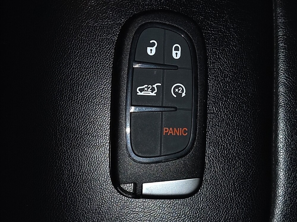 2019 Jeep Cherokee in Kissimmee, FL 34744 - 18120590 32