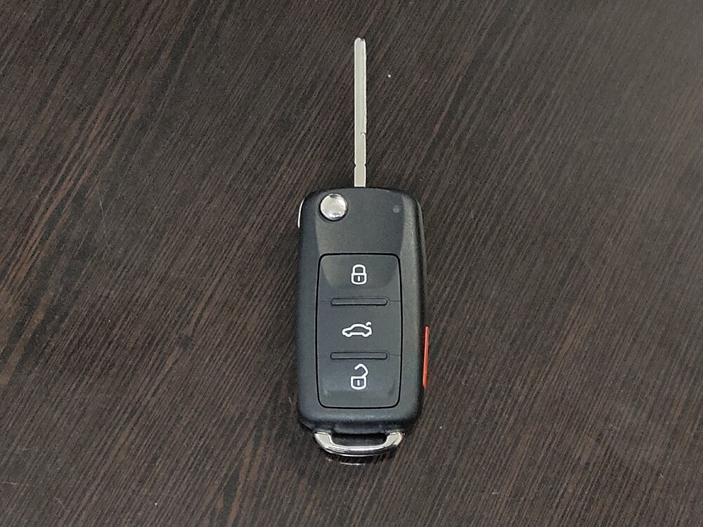 2017 Volkswagen Jetta in Orlando, FL 32808 - 18120595 32