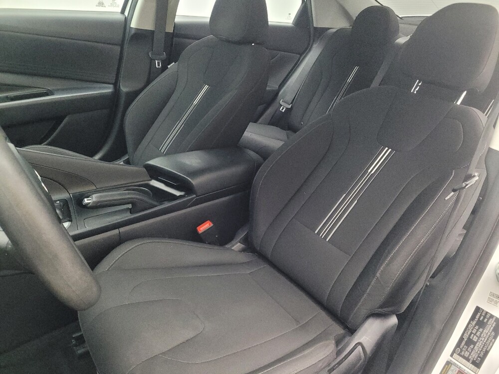 2022 Hyundai Elantra in Macon, GA 31210 - 18120599 17