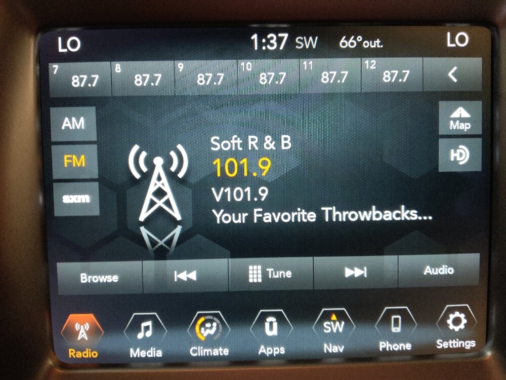 2018 Jeep Compass in Raleigh, NC 27604 - 18120606 25