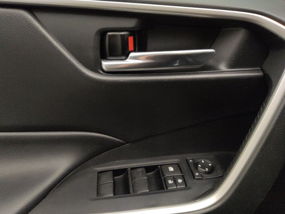 2020 Toyota RAV4 in Albuquerque, NM 87123 - 18120625 27