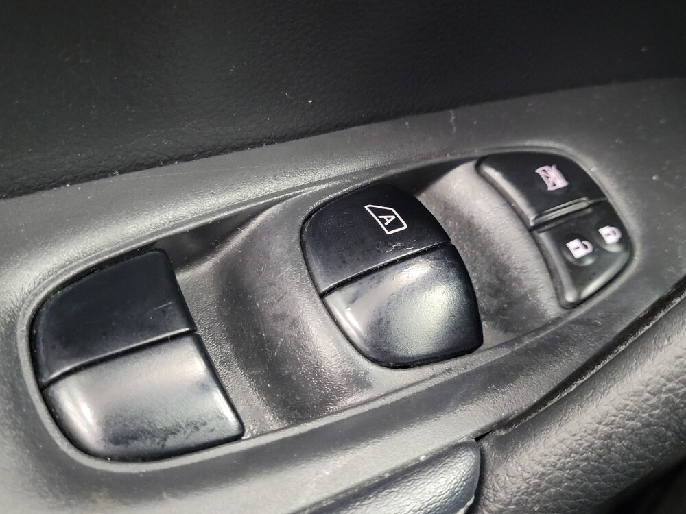 2018 Nissan Rogue in Huntsville, AL 35816 - 18120630 27