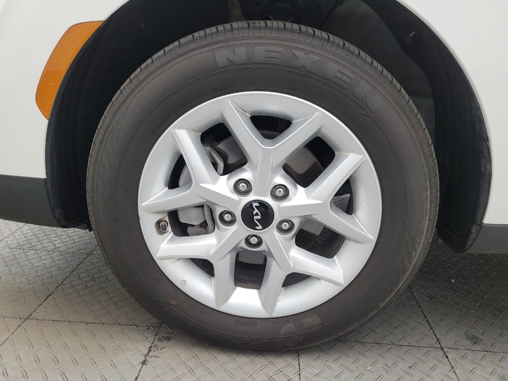 2025 Kia Soul in Tucson, AZ 85705 - 18120632 31