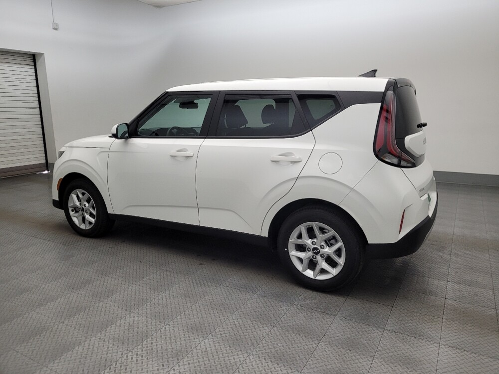 2025 Kia Soul in Tucson, AZ 85705 - 18120632 3