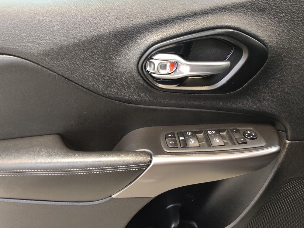 2020 Jeep Cherokee in Fairfield, OH 45014 - 18120662 27