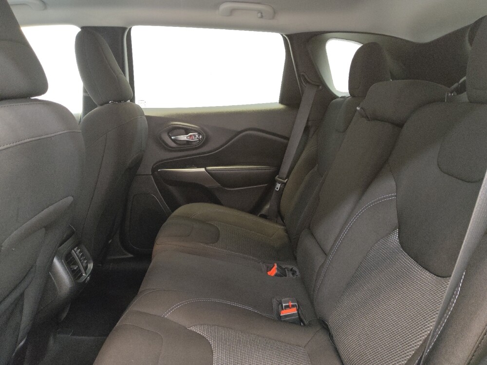 2020 Jeep Cherokee in Fairfield, OH 45014 - 18120662 18