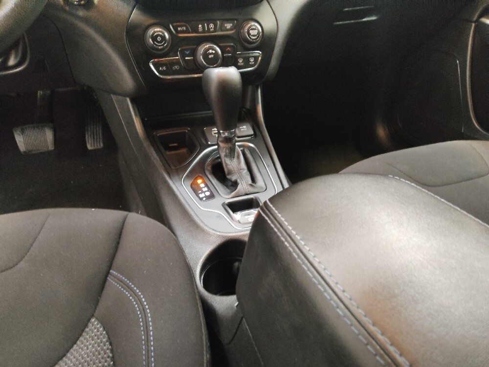 2020 Jeep Cherokee in Fairfield, OH 45014 - 18120662 26