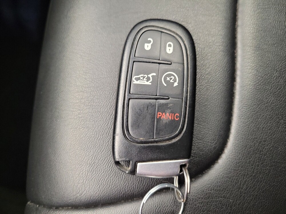 2019 Jeep Cherokee in Toledo, OH 43617 - 18120669 32