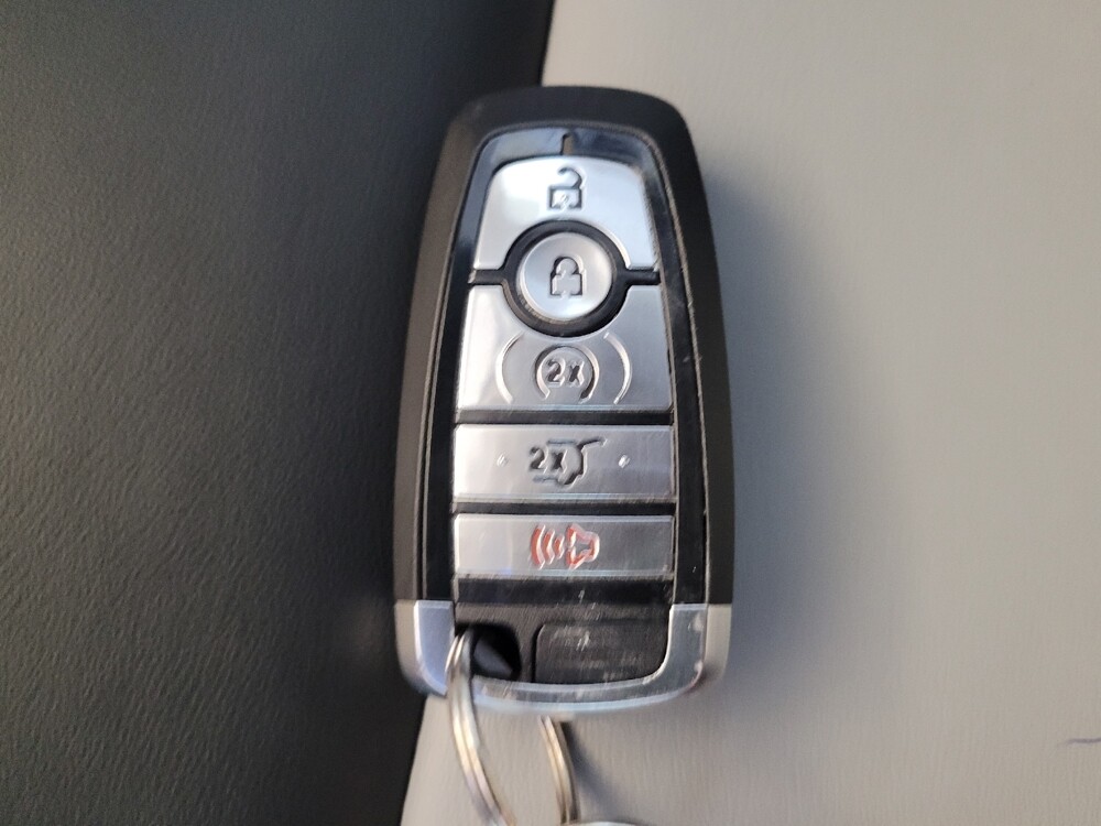 2022 Ford Explorer in Toledo, OH 43617 - 18120672 32