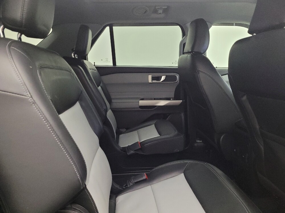 2022 Ford Explorer in Toledo, OH 43617 - 18120672 19