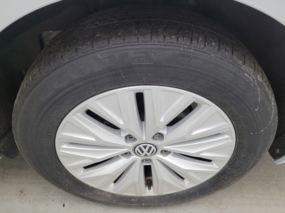 2019 Volkswagen Jetta in Fairfield, OH 45014 - 18120673 31