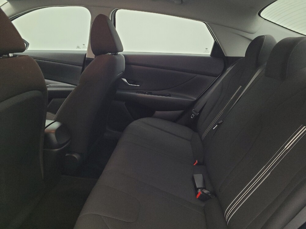 2021 Hyundai Elantra in Maple Heights, OH 44137 - 18120675 18