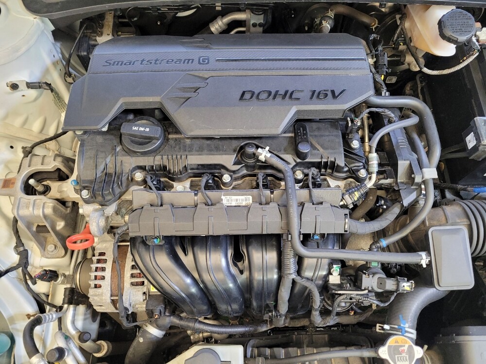 2021 Hyundai Elantra in Maple Heights, OH 44137 - 18120675 30