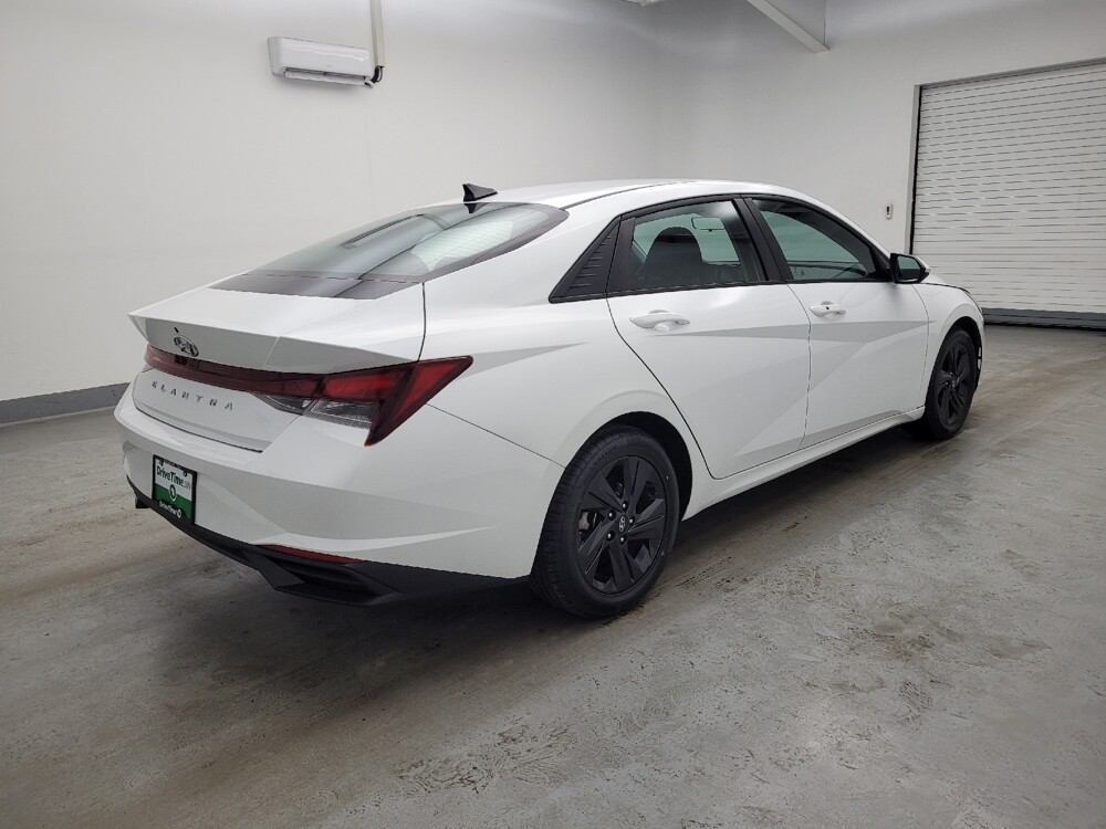 2021 Hyundai Elantra in Maple Heights, OH 44137 - 18120675 10