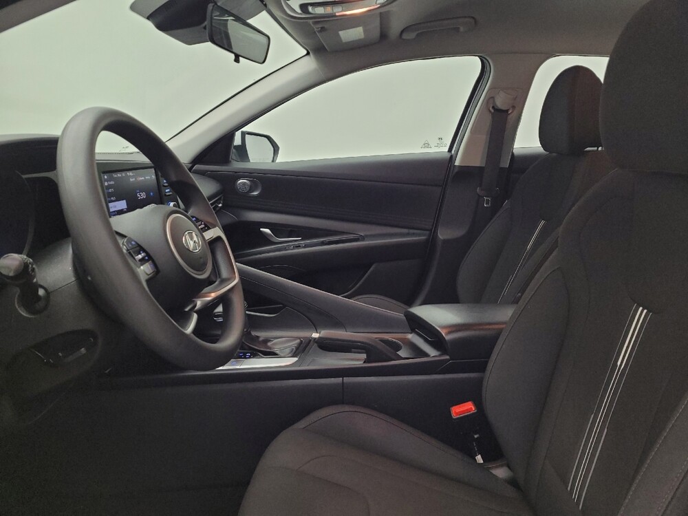 2021 Hyundai Elantra in Maple Heights, OH 44137 - 18120675 17