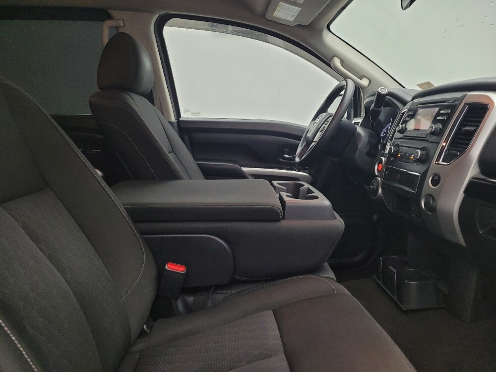 2017 Nissan Titan in Miamisburg, OH 45342 - 18120680 21