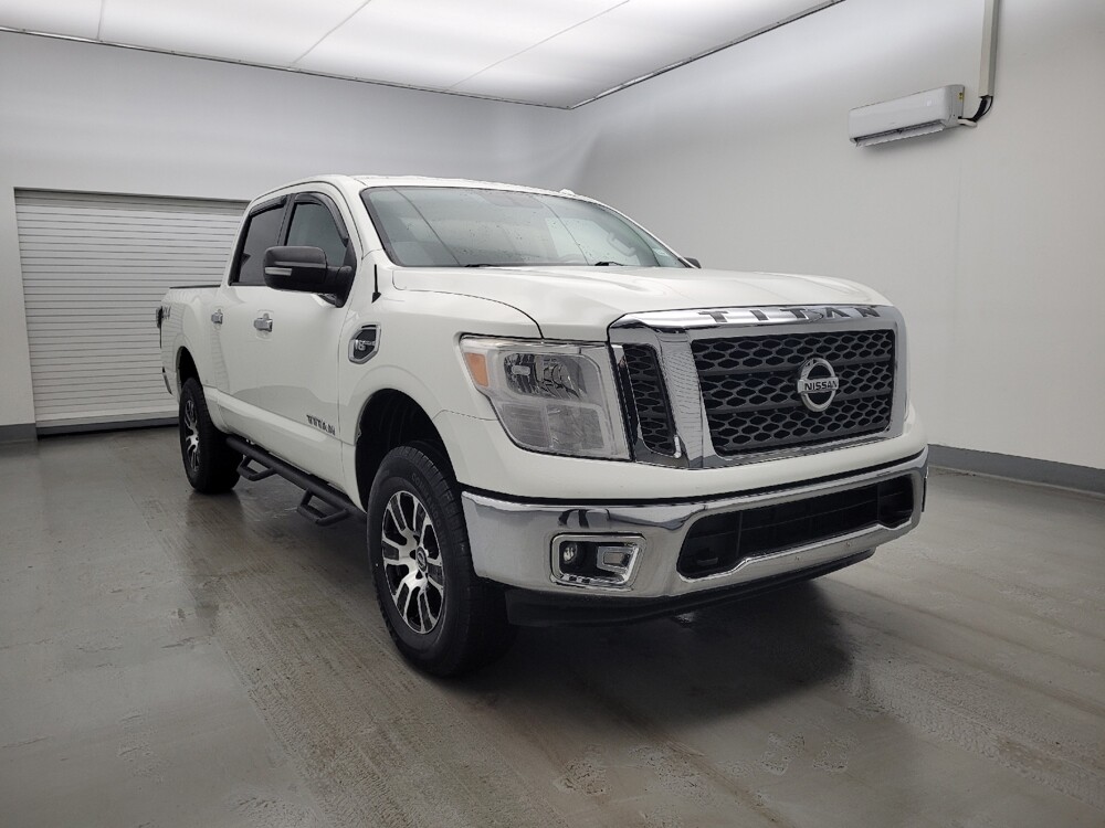 2017 Nissan Titan in Miamisburg, OH 45342 - 18120680 13