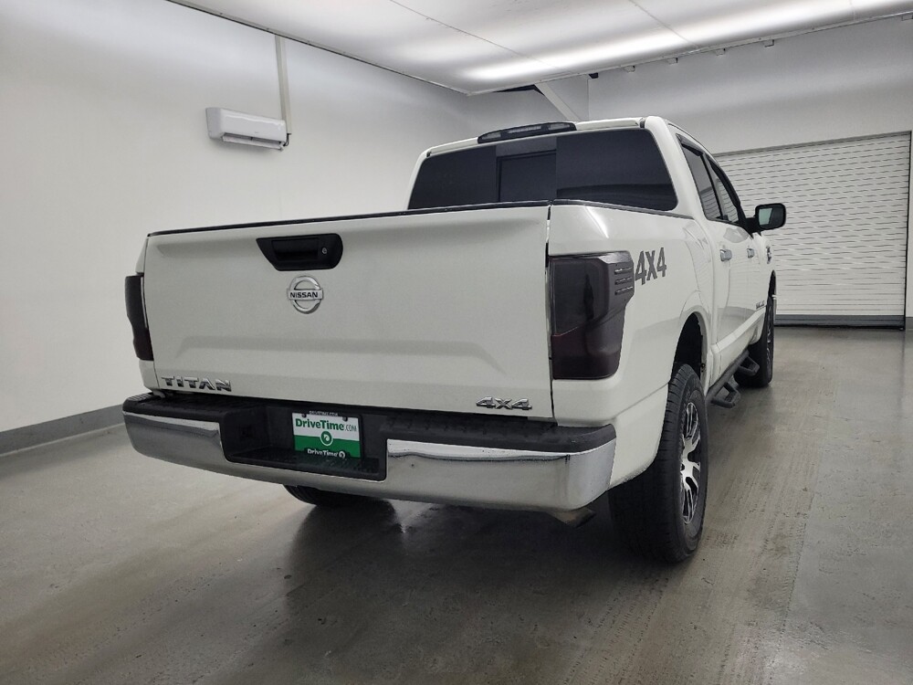 2017 Nissan Titan in Miamisburg, OH 45342 - 18120680 7