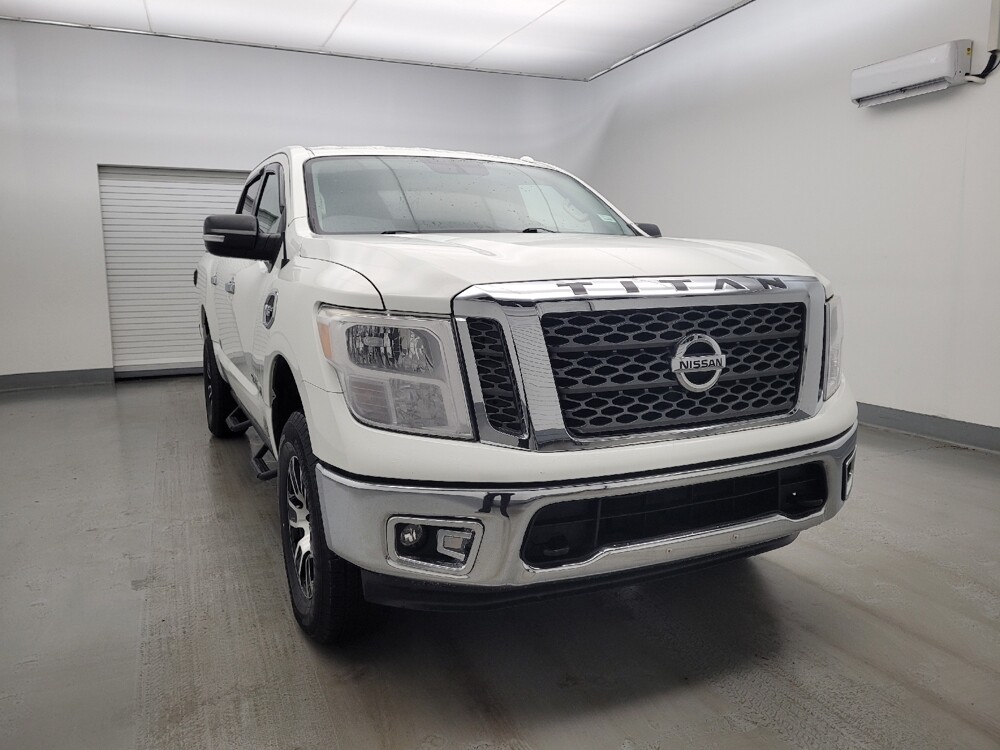 2017 Nissan Titan in Miamisburg, OH 45342 - 18120680 14