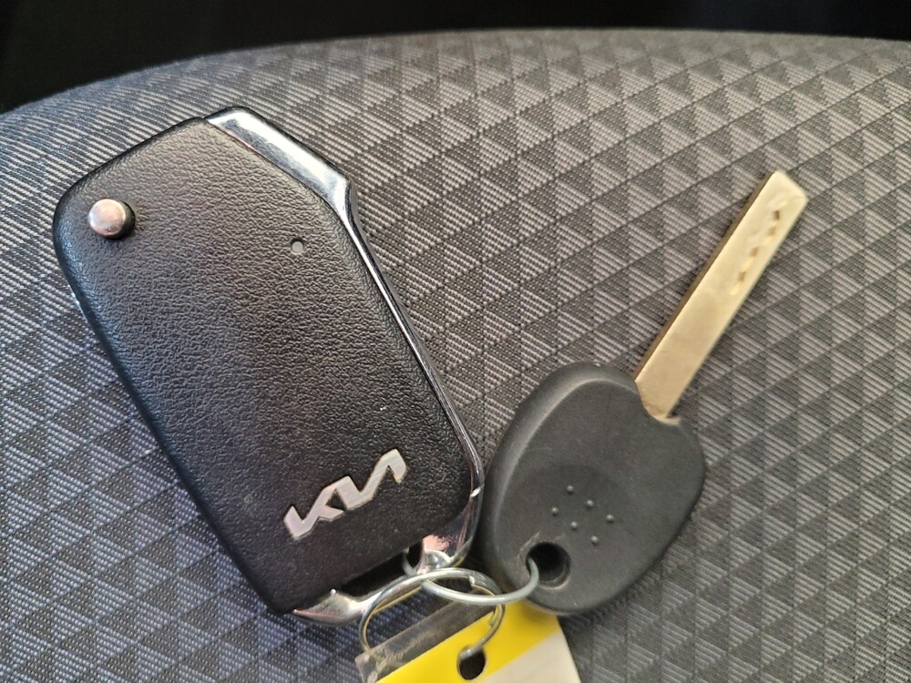 2025 Kia Soul in Cincinnati, OH 45255 - 18120684 32