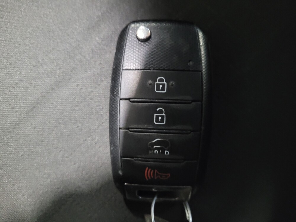 2020 Kia Sorento in Plymouth Meeting, PA 19462 - 18120695 32