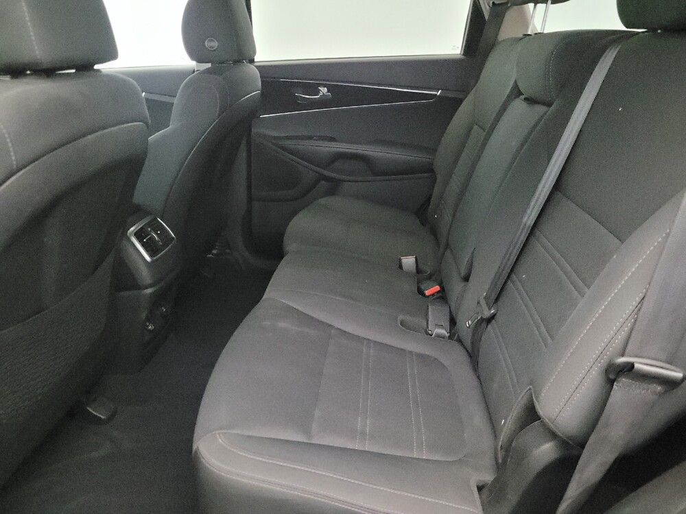 2020 Kia Sorento in Plymouth Meeting, PA 19462 - 18120695 18