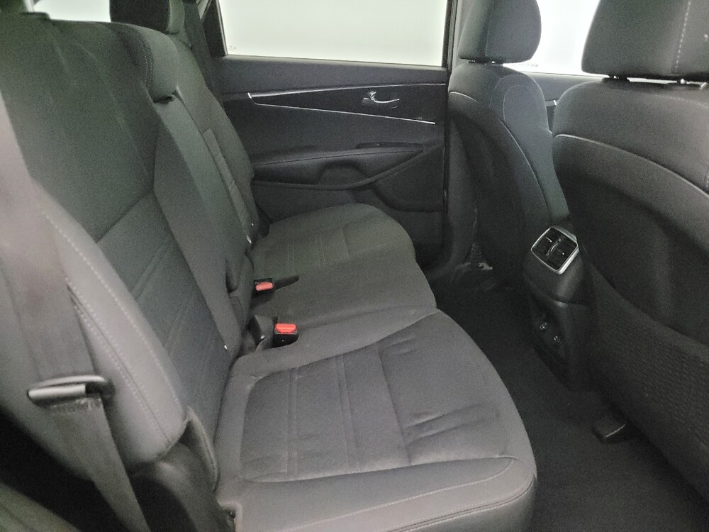 2020 Kia Sorento in Plymouth Meeting, PA 19462 - 18120695 19