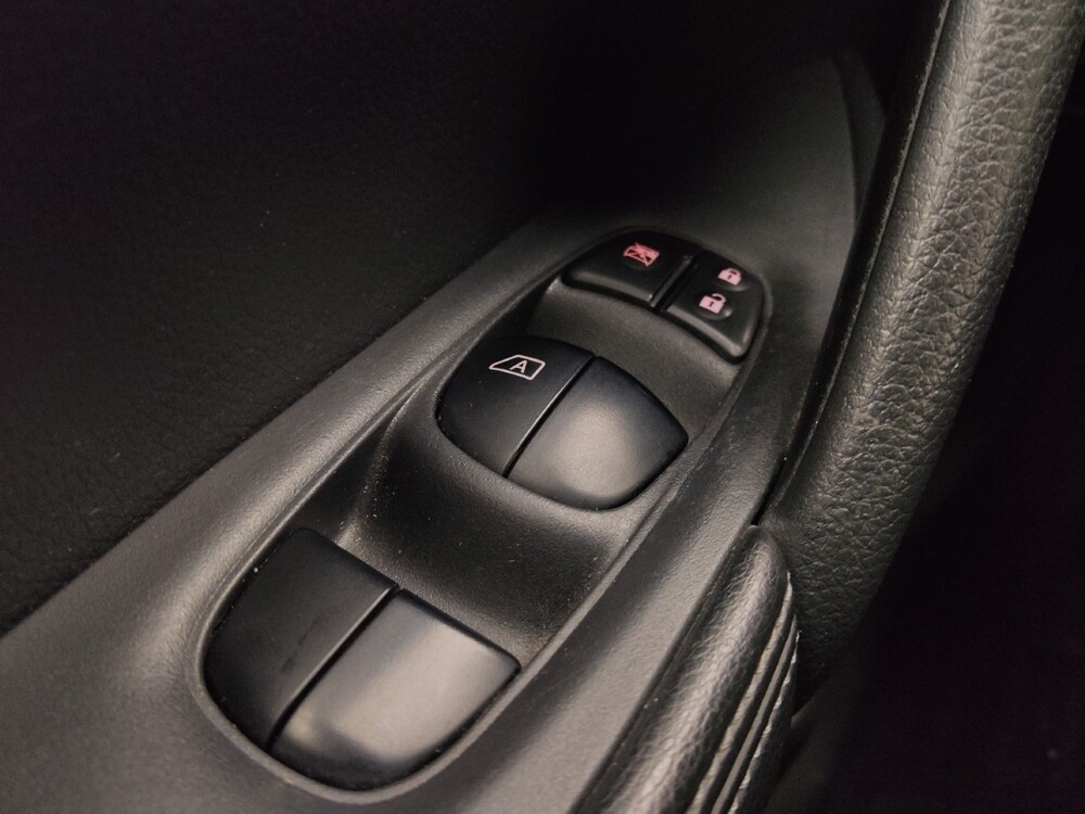 2016 Nissan Rogue in Independence, MO 64055 - 18120710 27