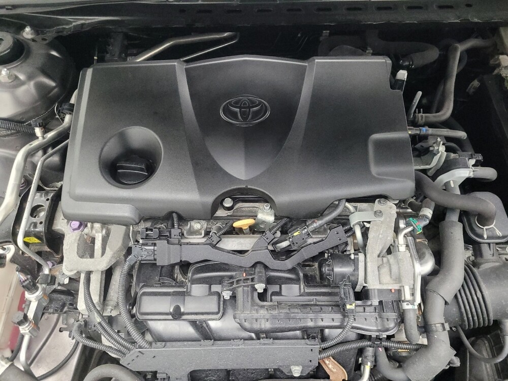 2018 Toyota Camry in Highland, IN 46322 - 18120724 30