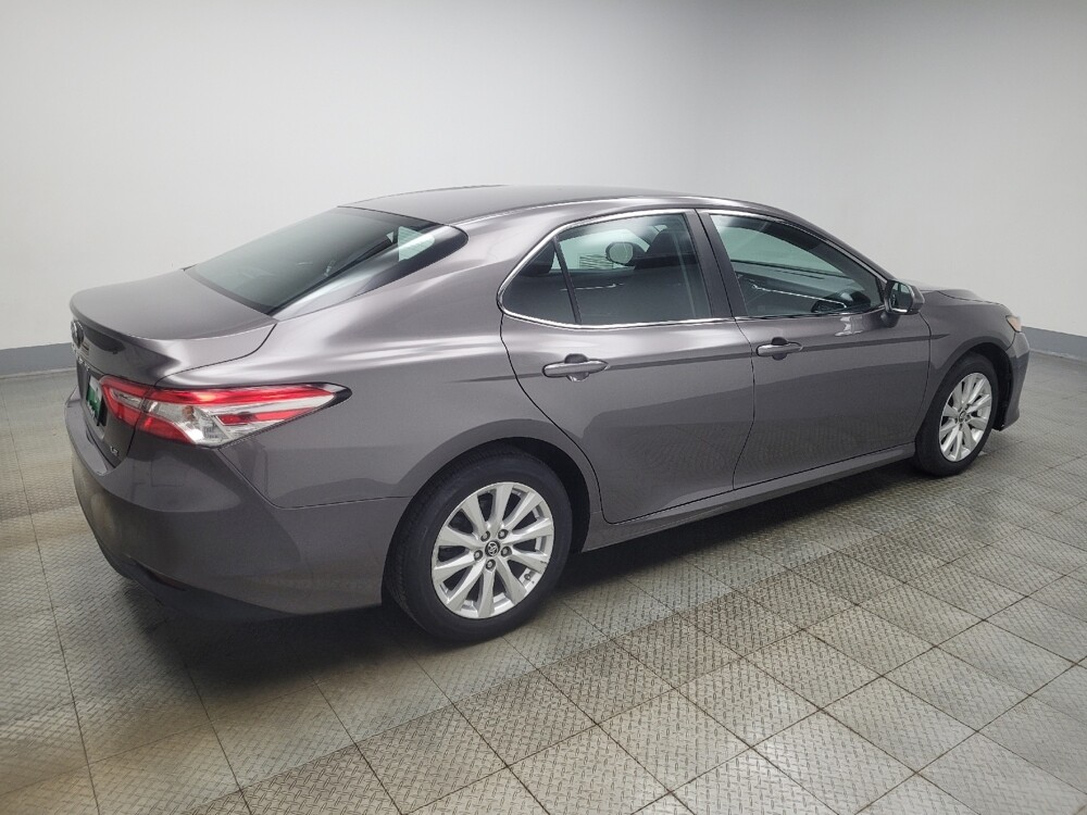 2018 Toyota Camry in Highland, IN 46322 - 18120724 10