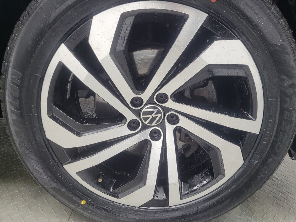 2020 Volkswagen Atlas in Ft Wayne, IN 46805 - 18120732 31