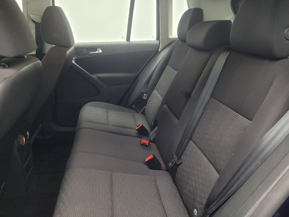 2015 Volkswagen Tiguan in Indianapolis, IN 46222 - 18120733 18