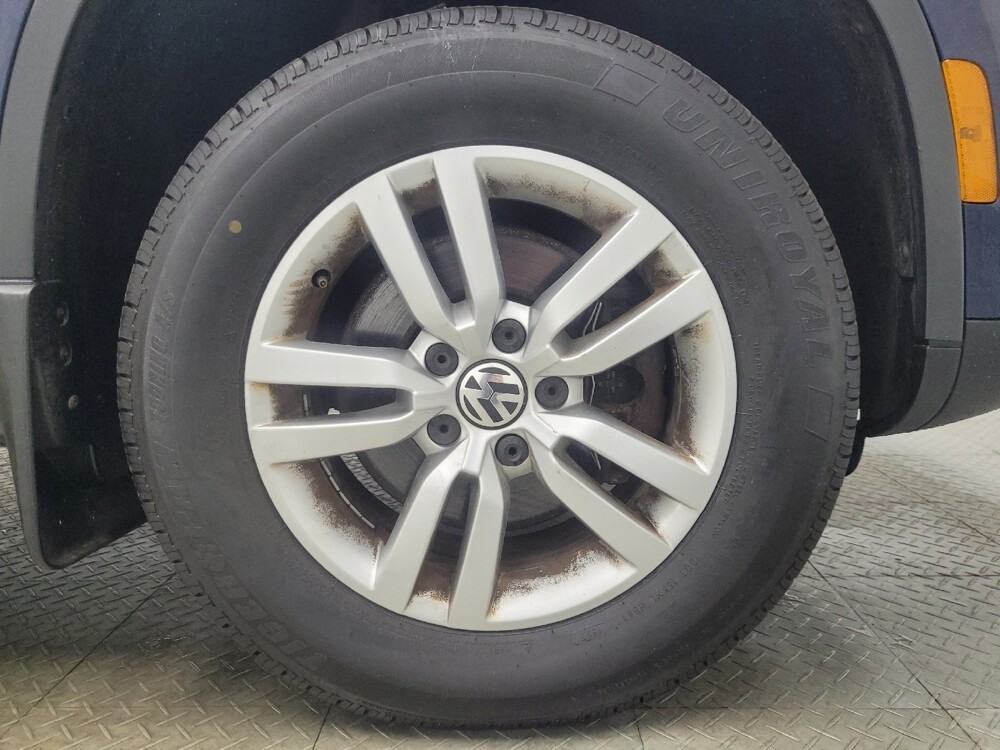 2015 Volkswagen Tiguan in Indianapolis, IN 46222 - 18120733 31
