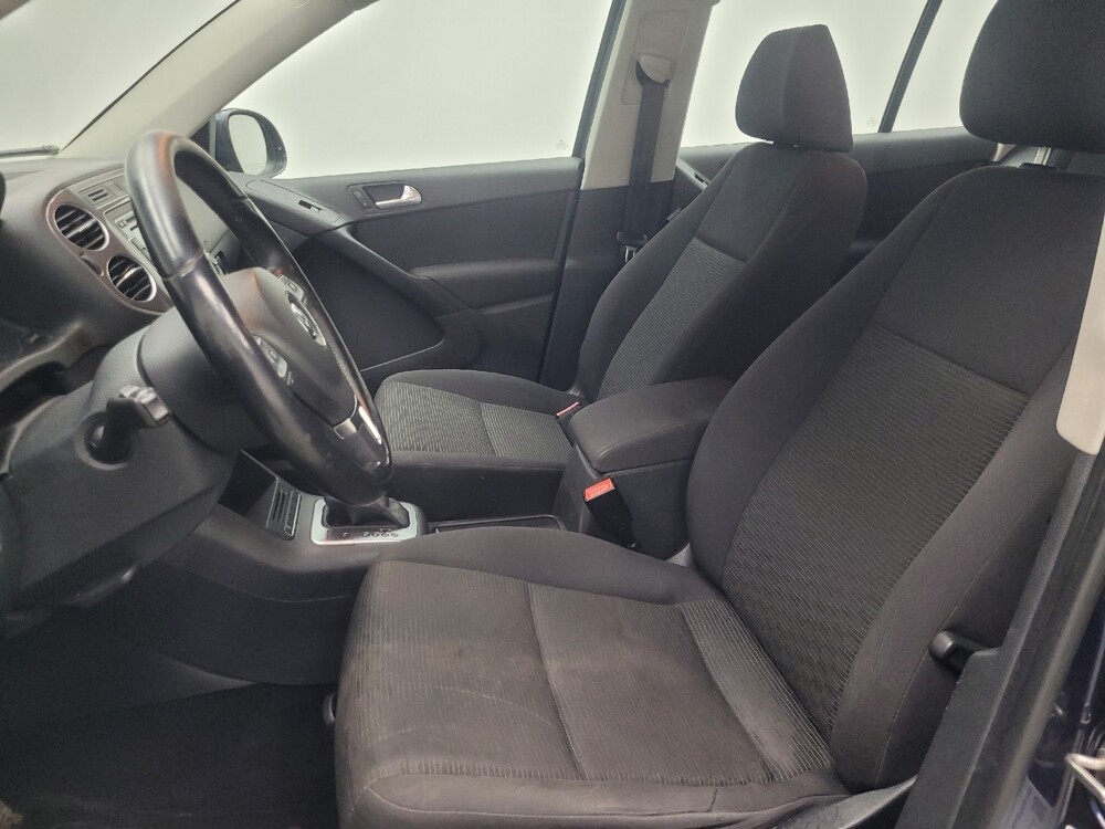 2015 Volkswagen Tiguan in Indianapolis, IN 46222 - 18120733 17