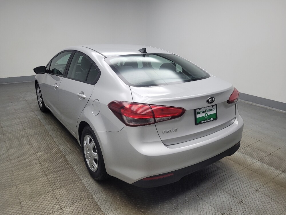 2017 Kia Forte in Indianapolis, IN 46219 - 18120736 5