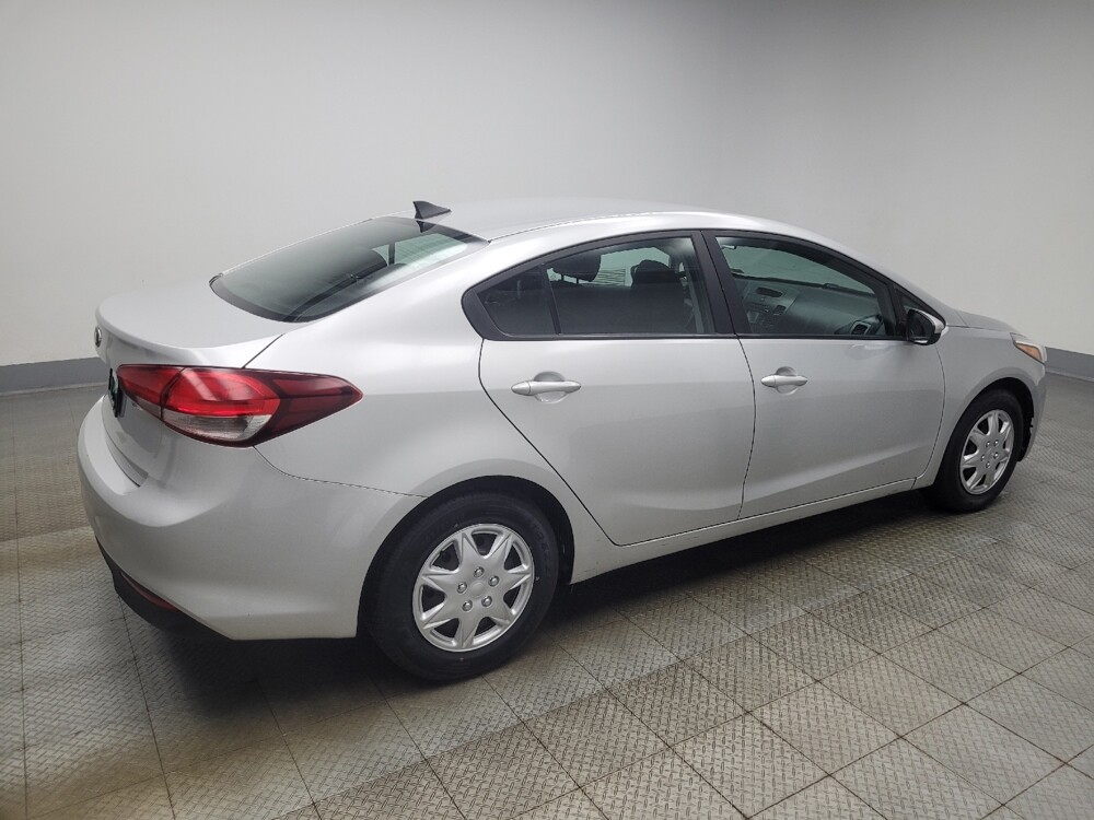 2017 Kia Forte in Indianapolis, IN 46219 - 18120736 10